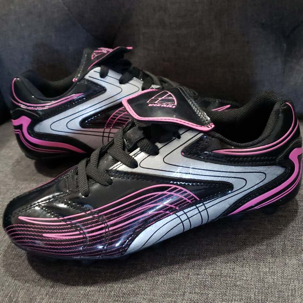 Used Vizari Soccer Cleats Black Youth‎ 08.5, $20*
